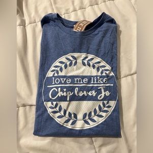 Love me like chip loves Jo super soft tee - XL - NWT
